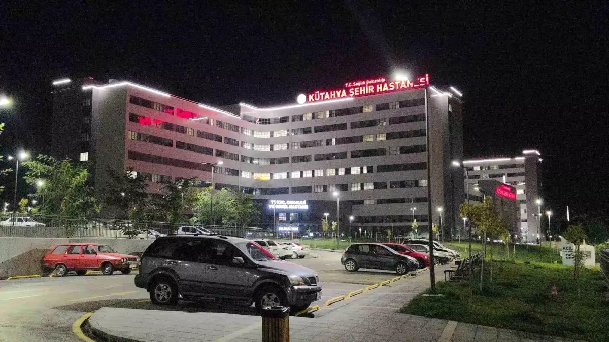 Kütahya'da Düğün Yemeğinden Zehirlenme Şüphesi: 21 Kişi Hastaneye Kaldırıldı