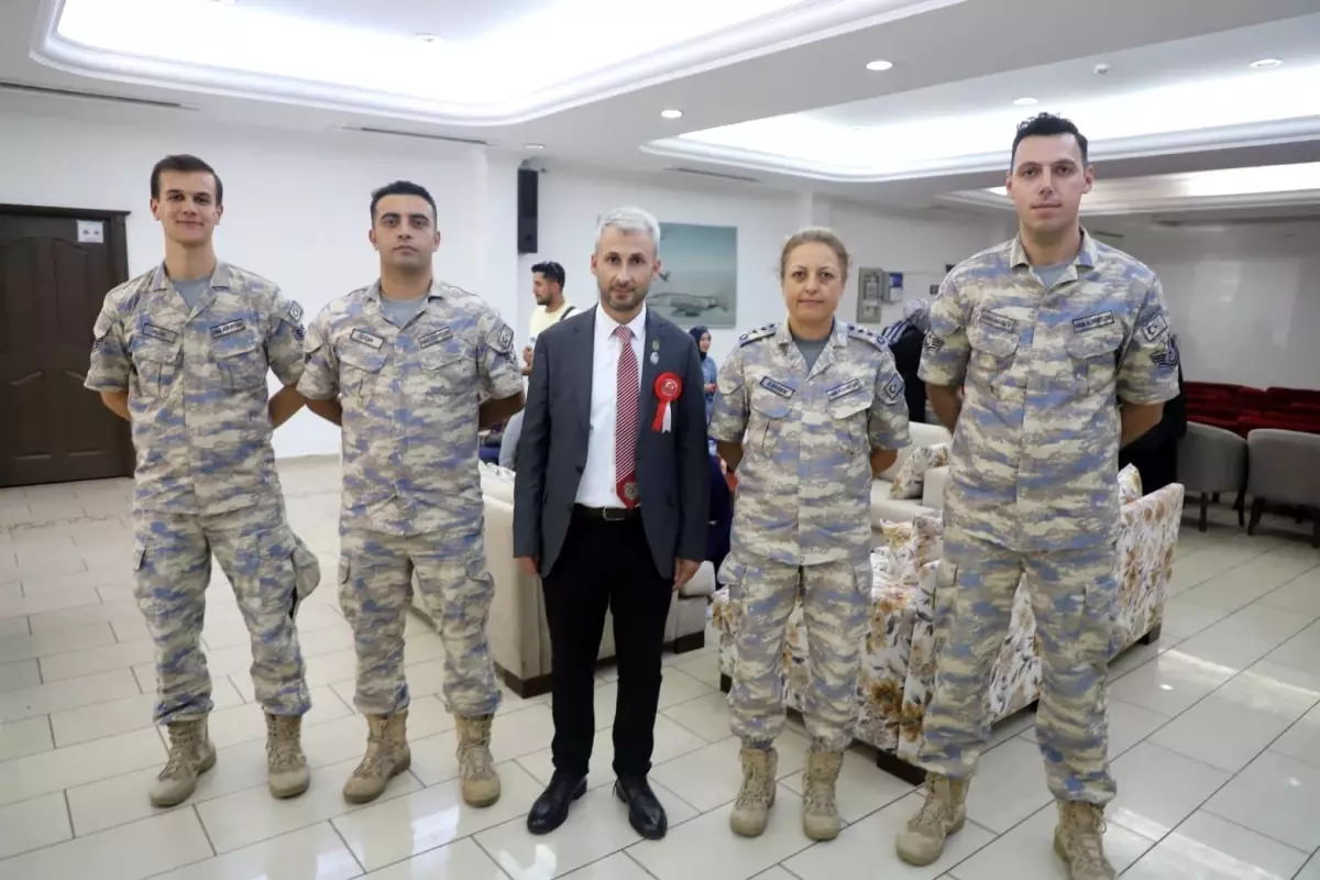 Manisalı Şehit Aileleri ve Gaziler, İzmir Çiğli Hava Üssünü Ziyaret Etti