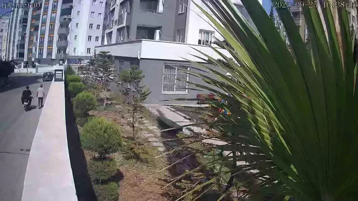 Adana'da Kapkaç Olayı: Motosikletli Şüpheliler Yakalandı