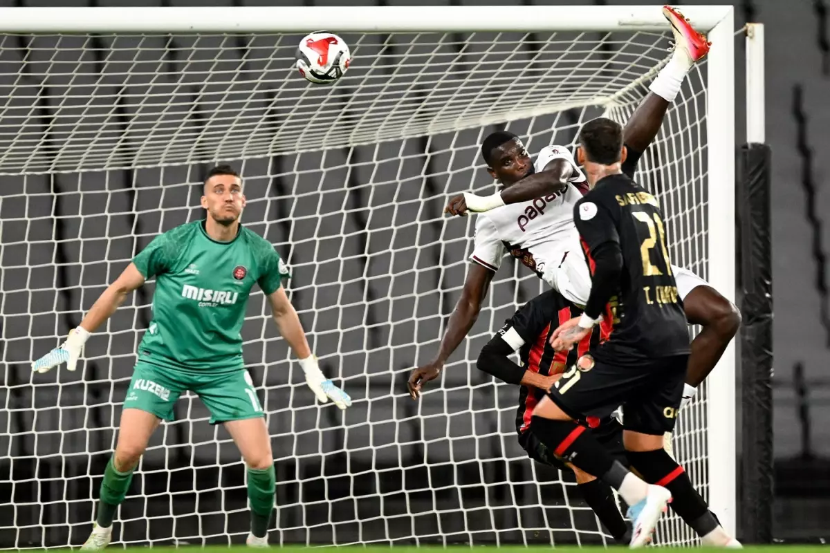 Onuachu'nun sıra dışı golü tüm dünyayı salladı