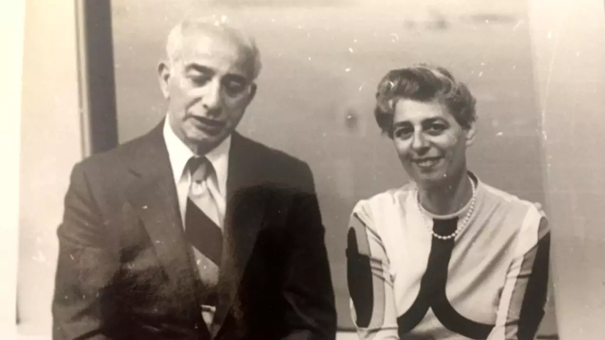 Sylvia Bloom: Patronlarının yatırımlarını kopyalayıp sessizce milyoner olan sekreter