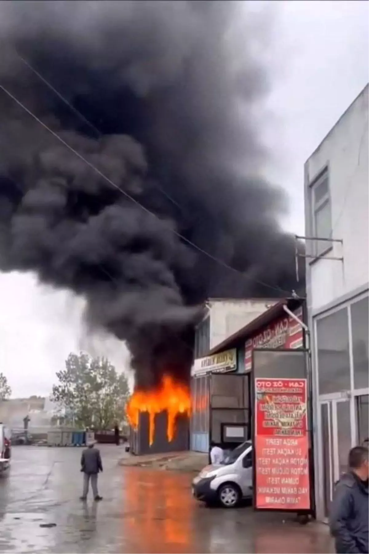 Çerkezköy'de Konteyner Yangını Panik Yarattı