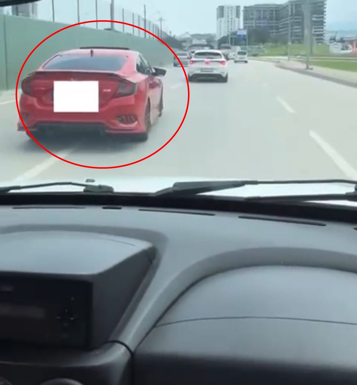 Bursa'da Sürücüler Makas Atıp Yarıştı