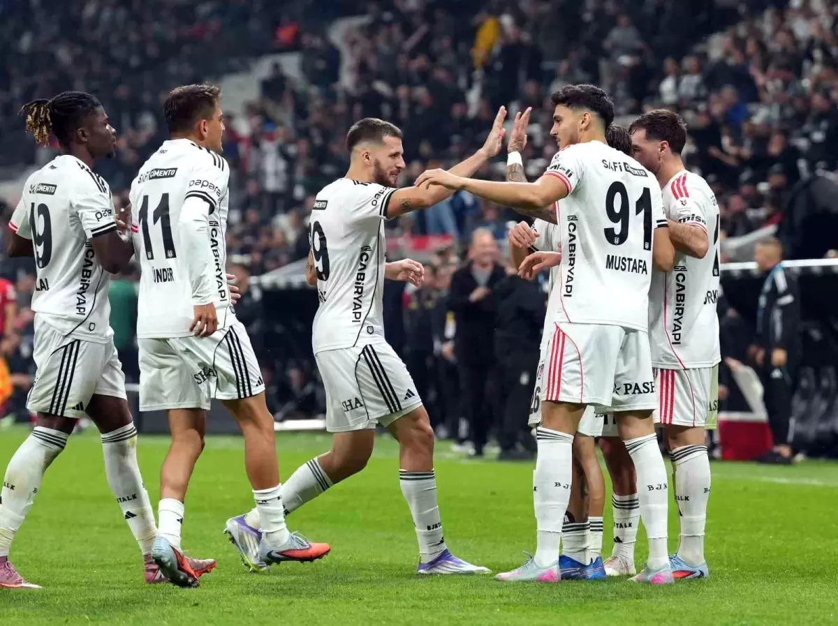 Beşiktaş, Kocaelispor'u 3-1 Yenerek Galibiyetini Aldı