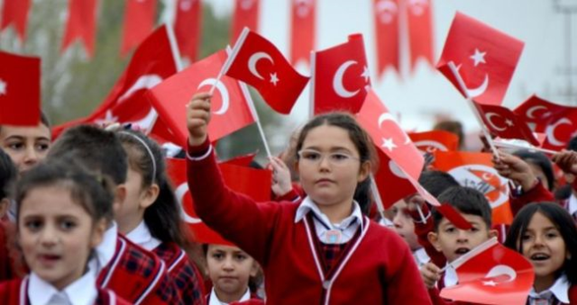 29 Ekim resmi tatil mi? 28 Ekim yarım gün tatil mi? 29 Ekim hangi güne denk geliyor?