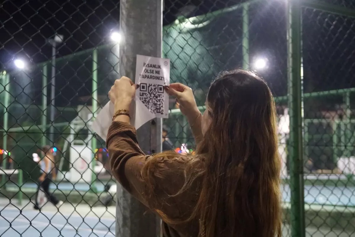 AK Parti Gençlik Kolları, Gazze'deki Zulme Dikkat Çekmek İçin QR Kodları Kullandı