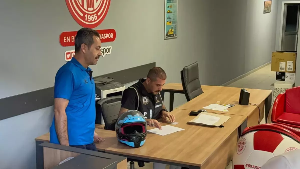 Antalya Belediyesi'nde Rüşvet Operasyonu: 16 Gözaltı