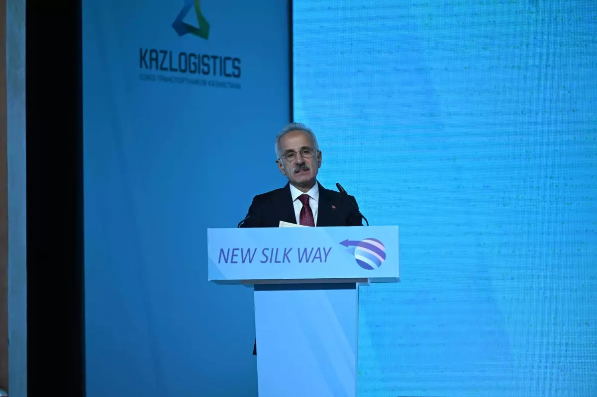 Bakan Uraloğlu: İstanbul Kuzey Demiryolu Geçişi Projesi'nin ihale ilanına bu yıl çıkmayı hedefliyoruz