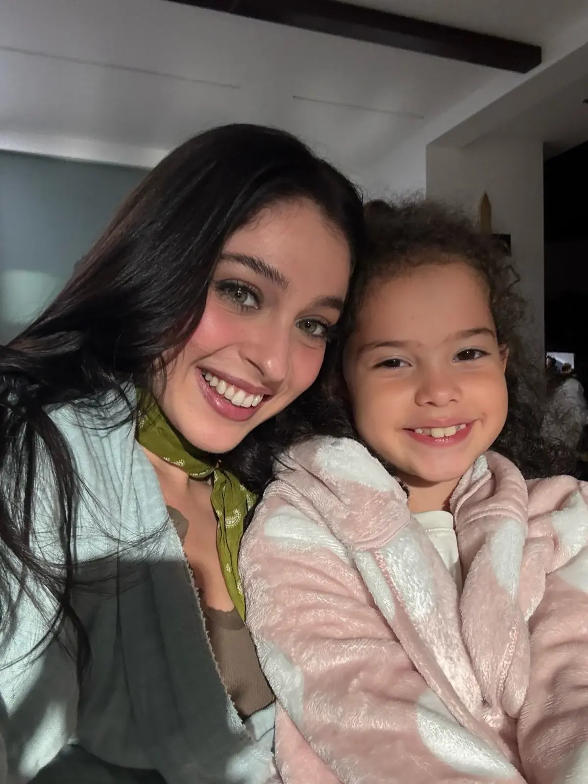 Güller ve Günahlar: Kanal D'nin Yeni Dizi İkilisi Göz Dolduruyor