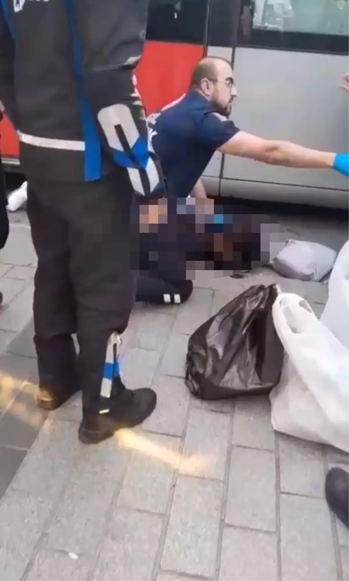 Beyazıt'ta Tramvay Kazası: Kadın Ağır Yaralandı