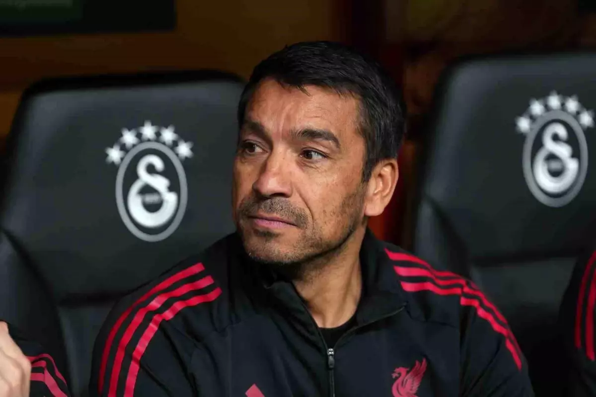 Giovanni van Bronckhorst, Liverpool'un Yardımcı Antrenörü Olarak İstanbul'da