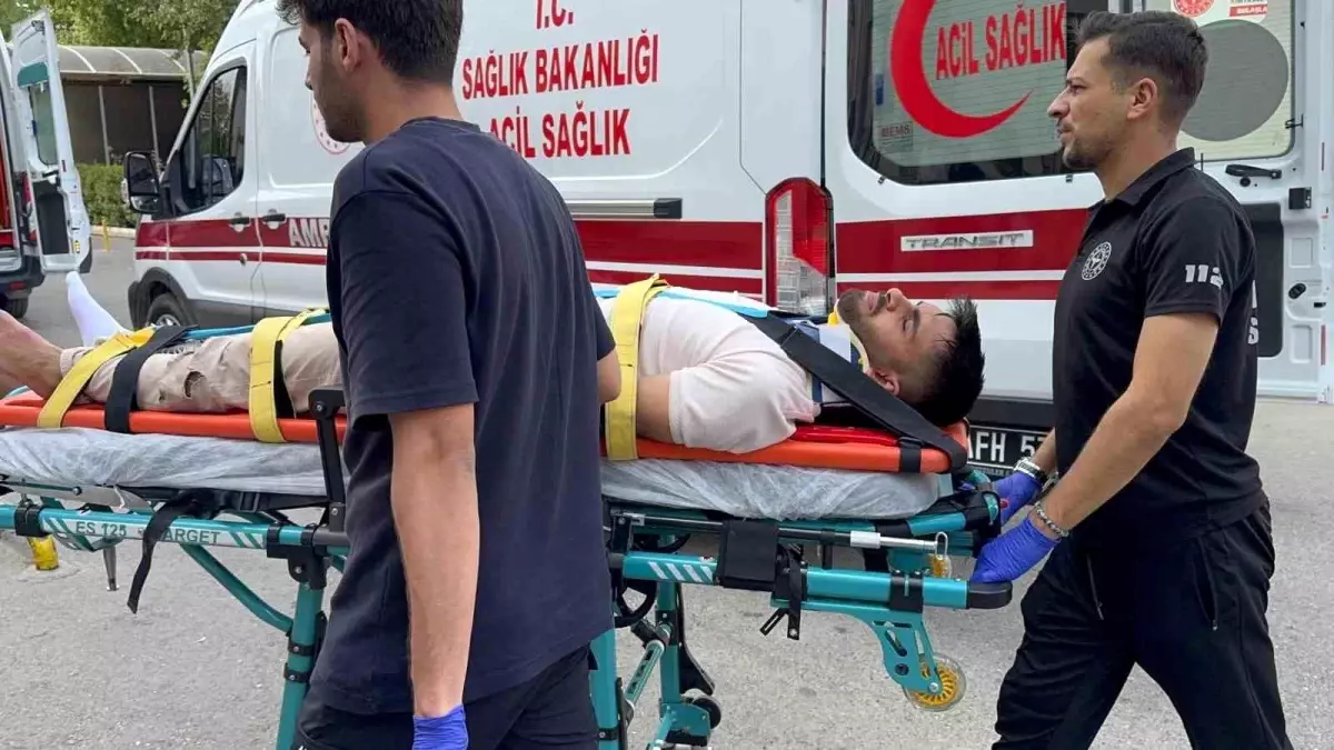Adıyaman'da Trafik Kazası: 2 Yaralı
