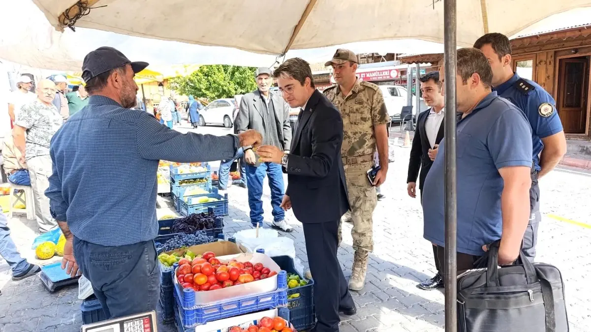 Kaymakam Emirhan Arıkan, Kemaliye'de Halkla Buluştu