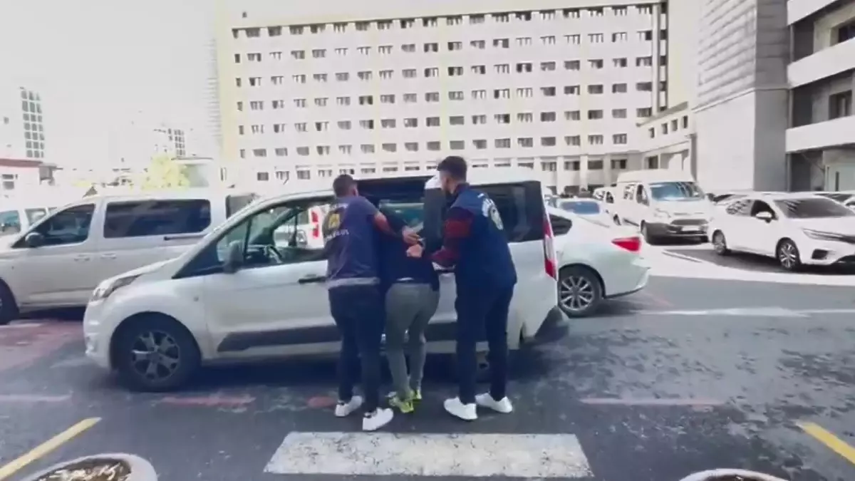 Komedyen Egemen Şimşek, Peygamberlere Hakaret Nedeniyle Tutuklandı