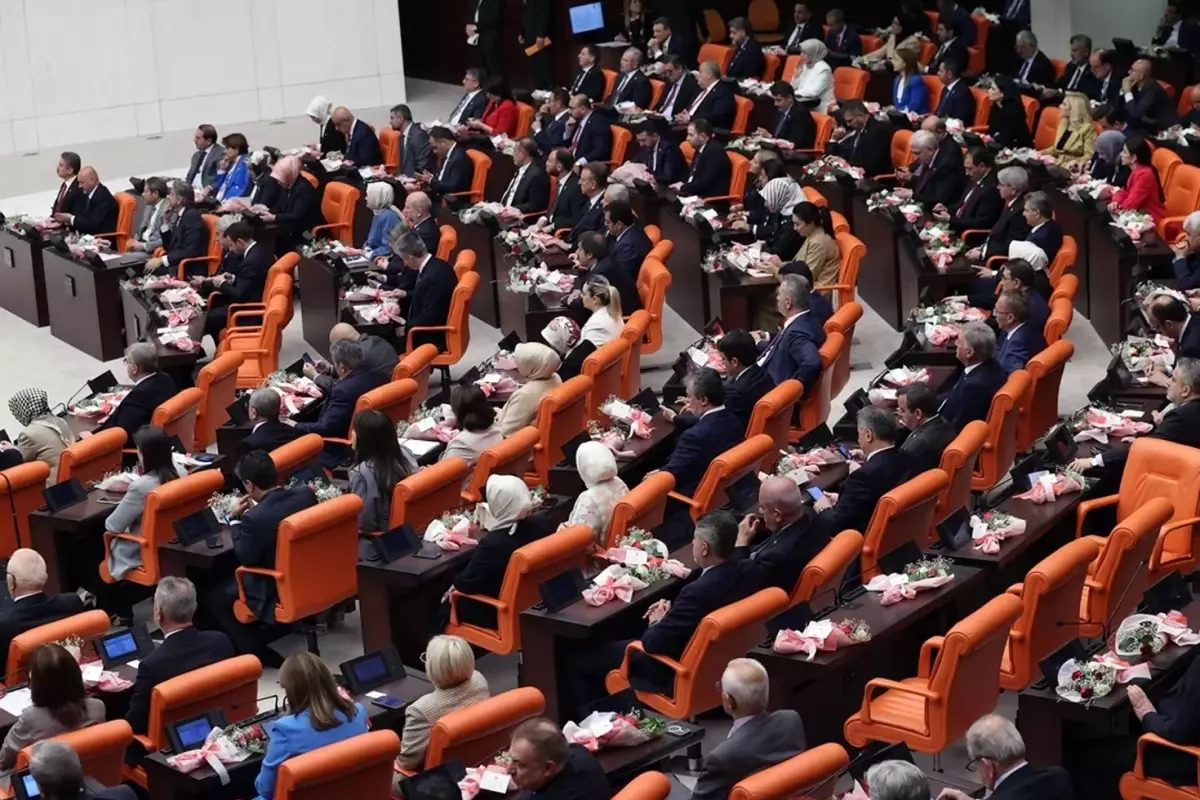 Meclis açılıyor! CHP'nin katılmayacağı oturum için DEM Parti kararını verdi