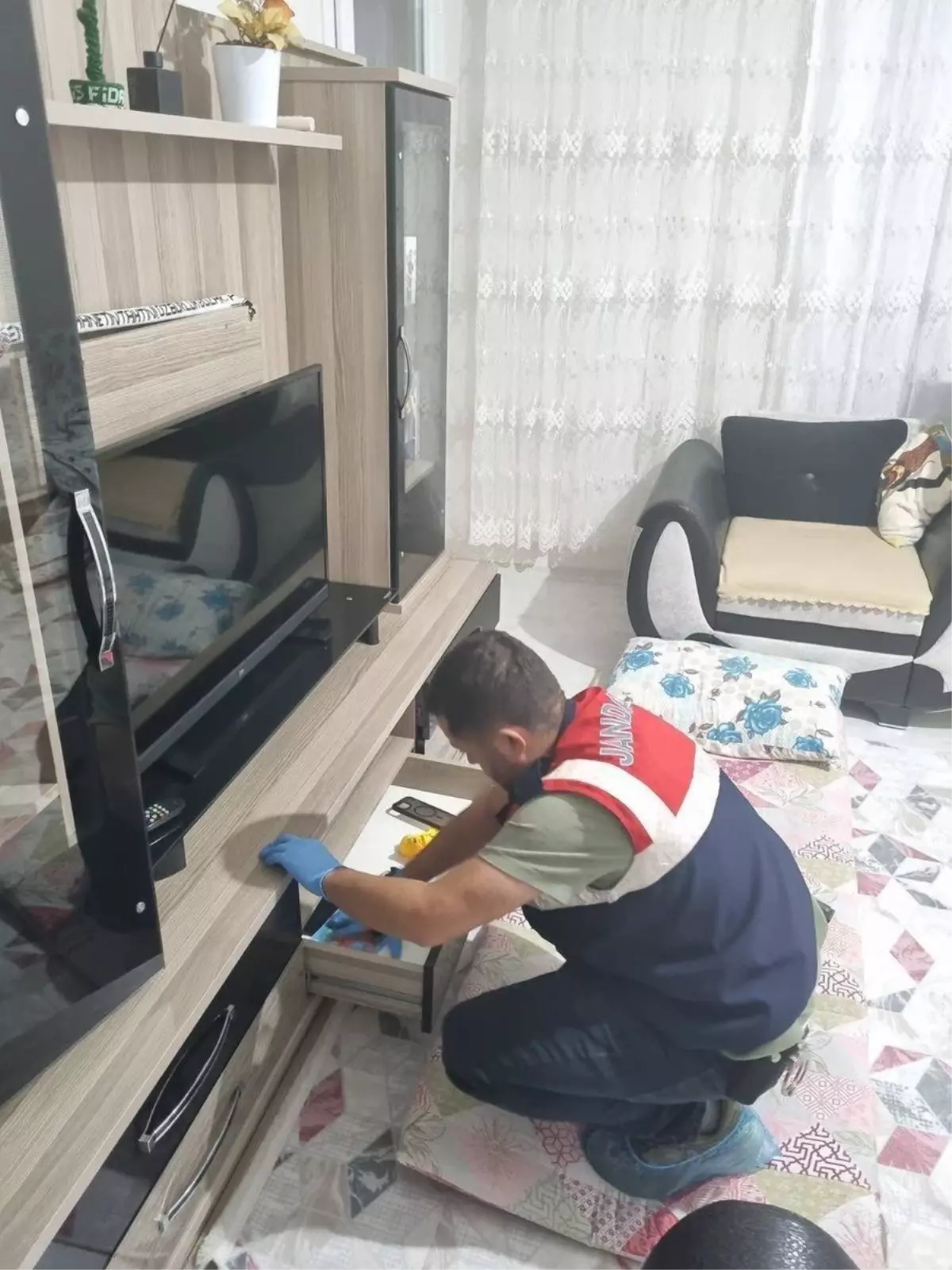 MİT'ten Kişisel Verilere Yönelik Operasyon: 5 Gözaltı ve 9 Web Sitesi Kapatıldı