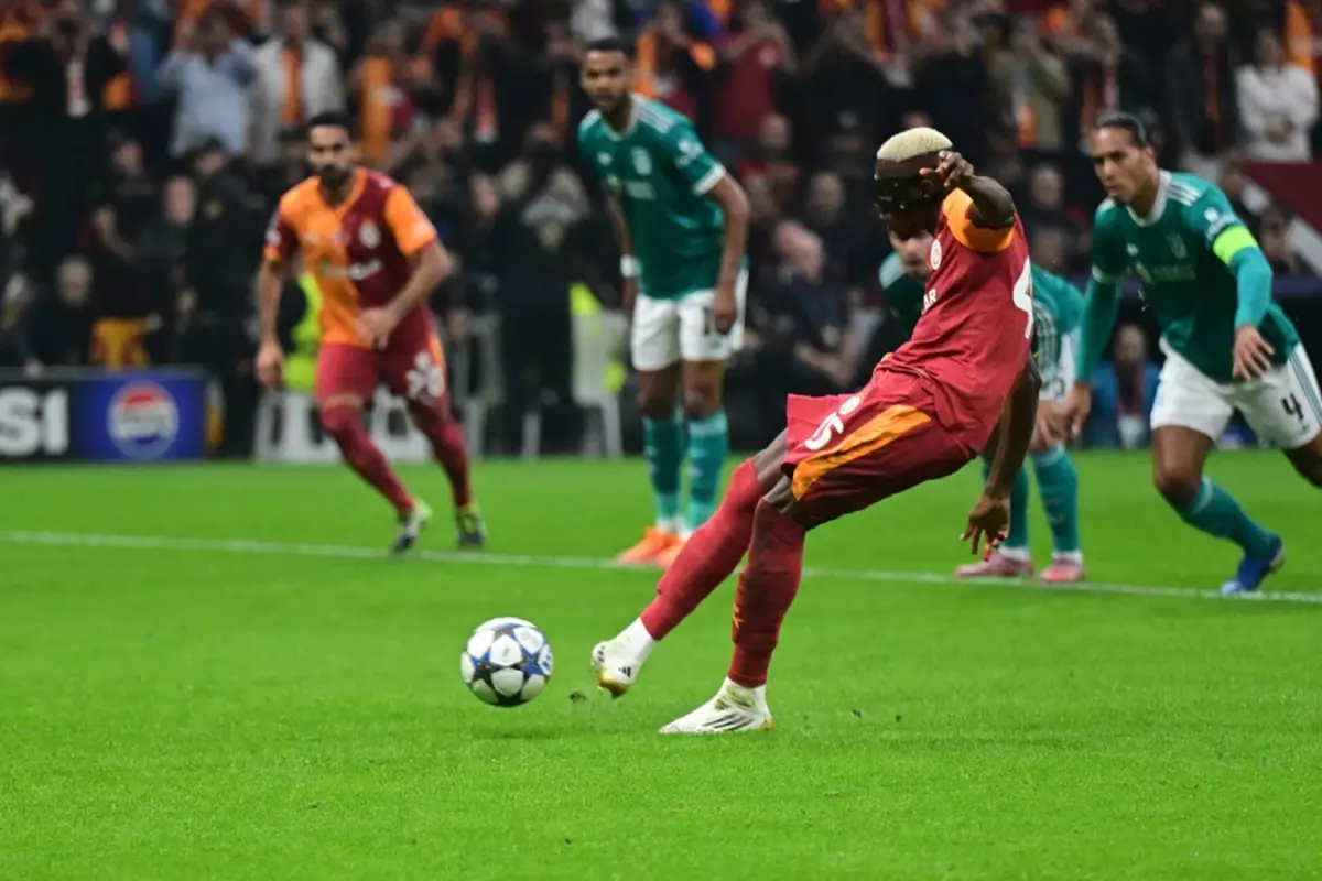 Osimhen'den Liverpool'a karşı tarihe geçen gol