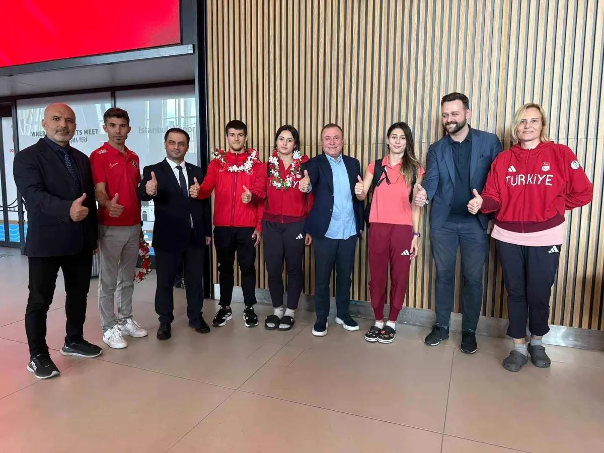 Para Atletizm Milli Takımı Yurda Döndü