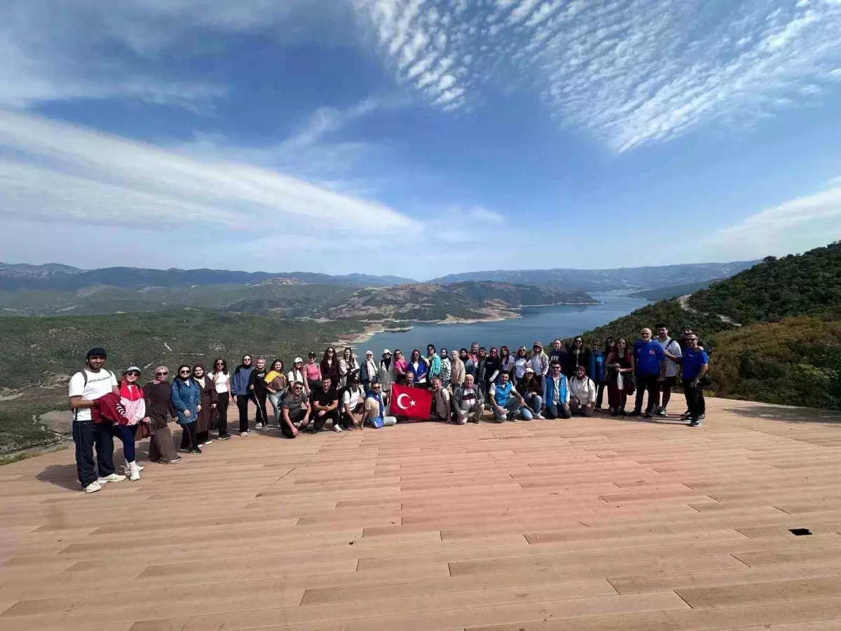 Üniversite Öğrencilerinden Şahinkaya Kanyonu'nda Doğa Yürüyüşü