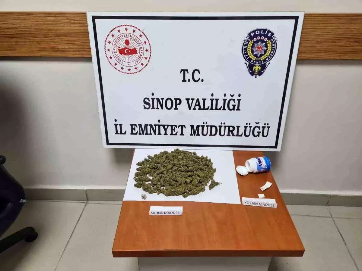 Sinop'ta uyuşturucu operasyonu: 82,99 gram skunk ve 0,90 gram kokain ele geçirildi
