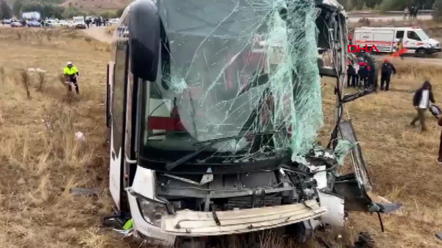 A truck collided with a passenger bus in Sivas! Many injured