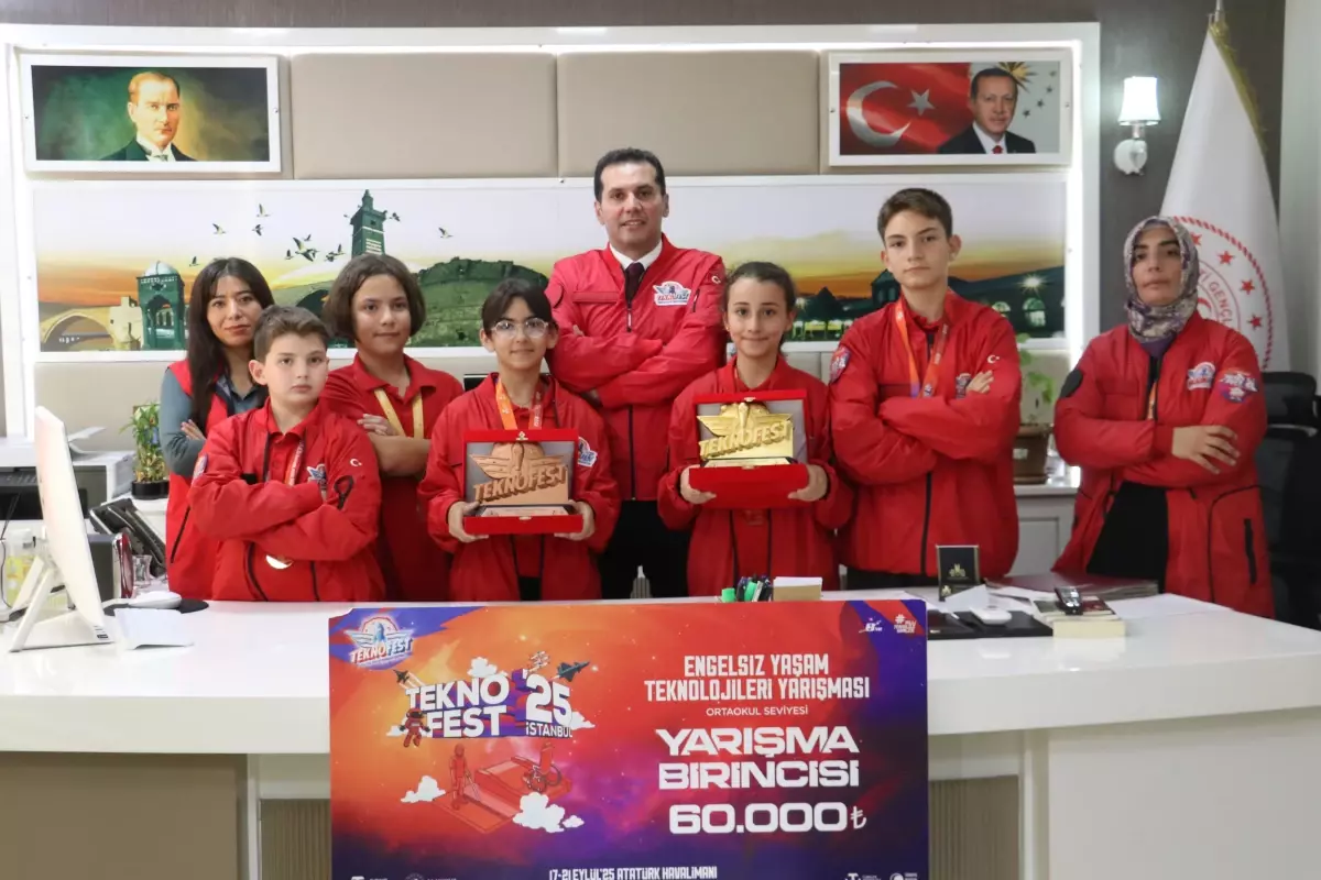 TEKNOFEST birincisi Diyarbakırlı öğrenciler, aldıkları ödülün bir kısmını Gazze'ye bağışladı