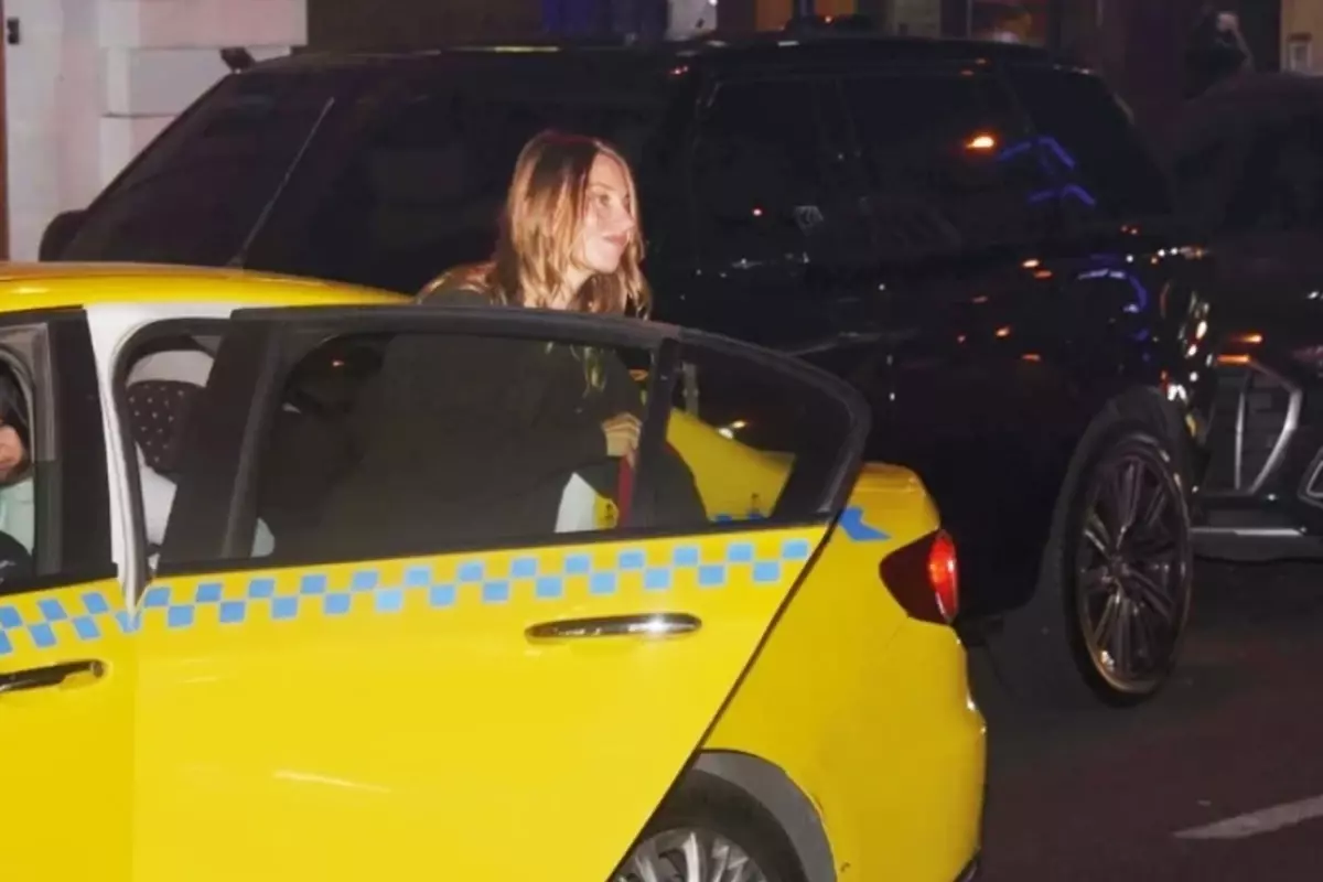 Tuba Ünsal taksiye bindi, mesafe krizi çıktı