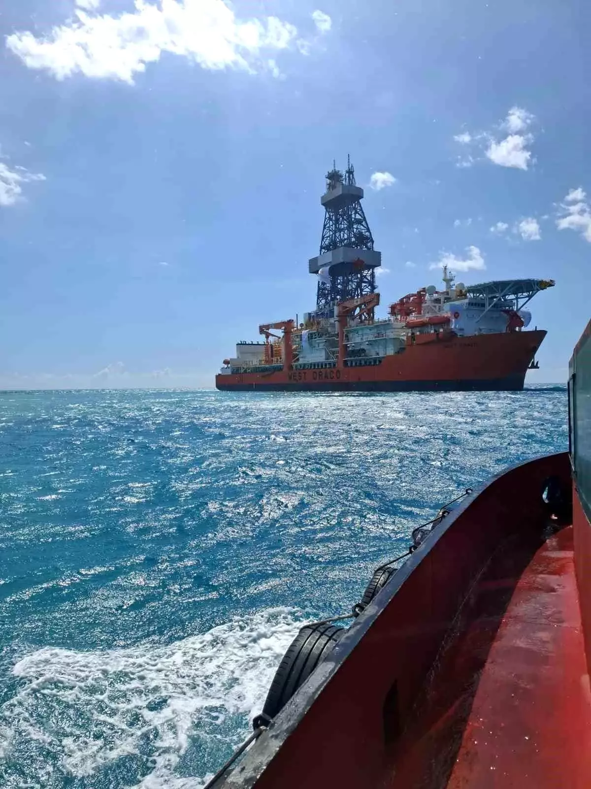 Türkiye'nin Yeni Sondaj Gemisi 'West Draco' Mersin'e Ulaştı