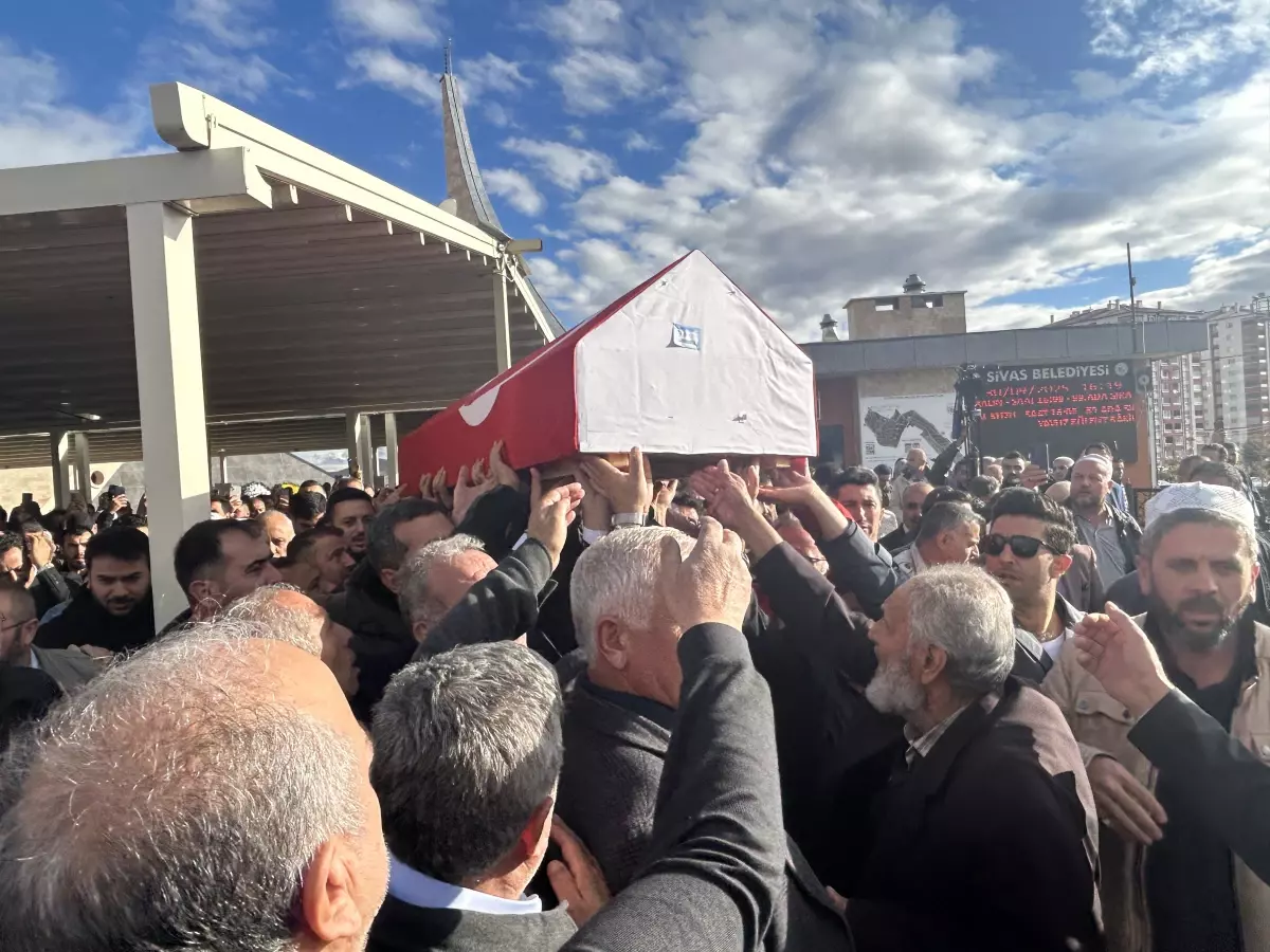 Şair Yavuz Bülent Bakiler Son Yolculuğuna Uğurlandı