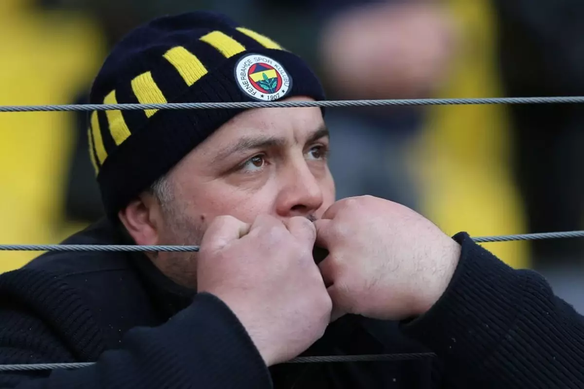 Yıldız futbolcudan Fenerbahçe'ye kötü haber