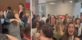 Ayşe Barım'ın yakınları 8 ay sonra gelen özgürlüğe böyle sevindi