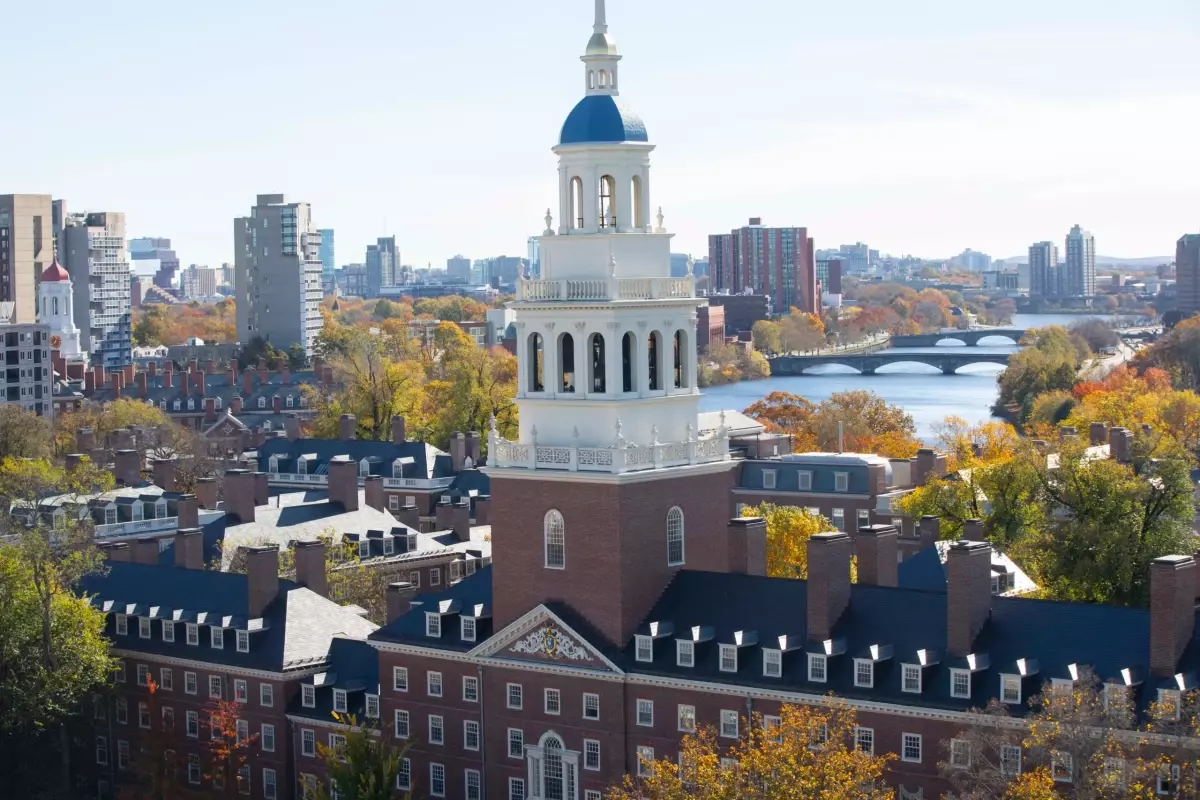 ABD, Harvard Üniversitesi'ne Yönelik Federal Fonları Kesme Sürecini Başlattı