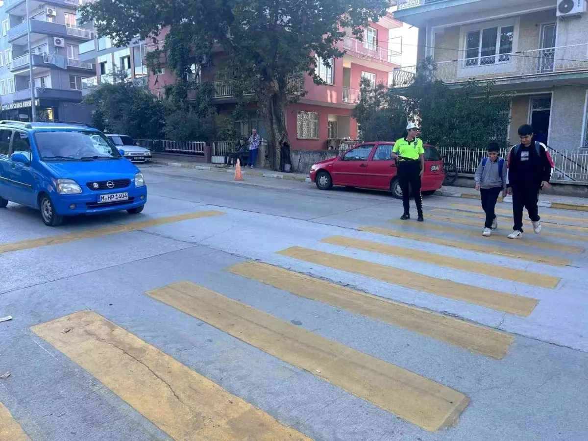 Alaşehir'de Okul Güvenliği İçin Devriye Faaliyetleri