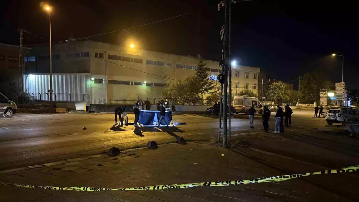 Arnavutköy&apos;de Silahlı Saldırı: Bir Kişi Hayatını Kaybetti