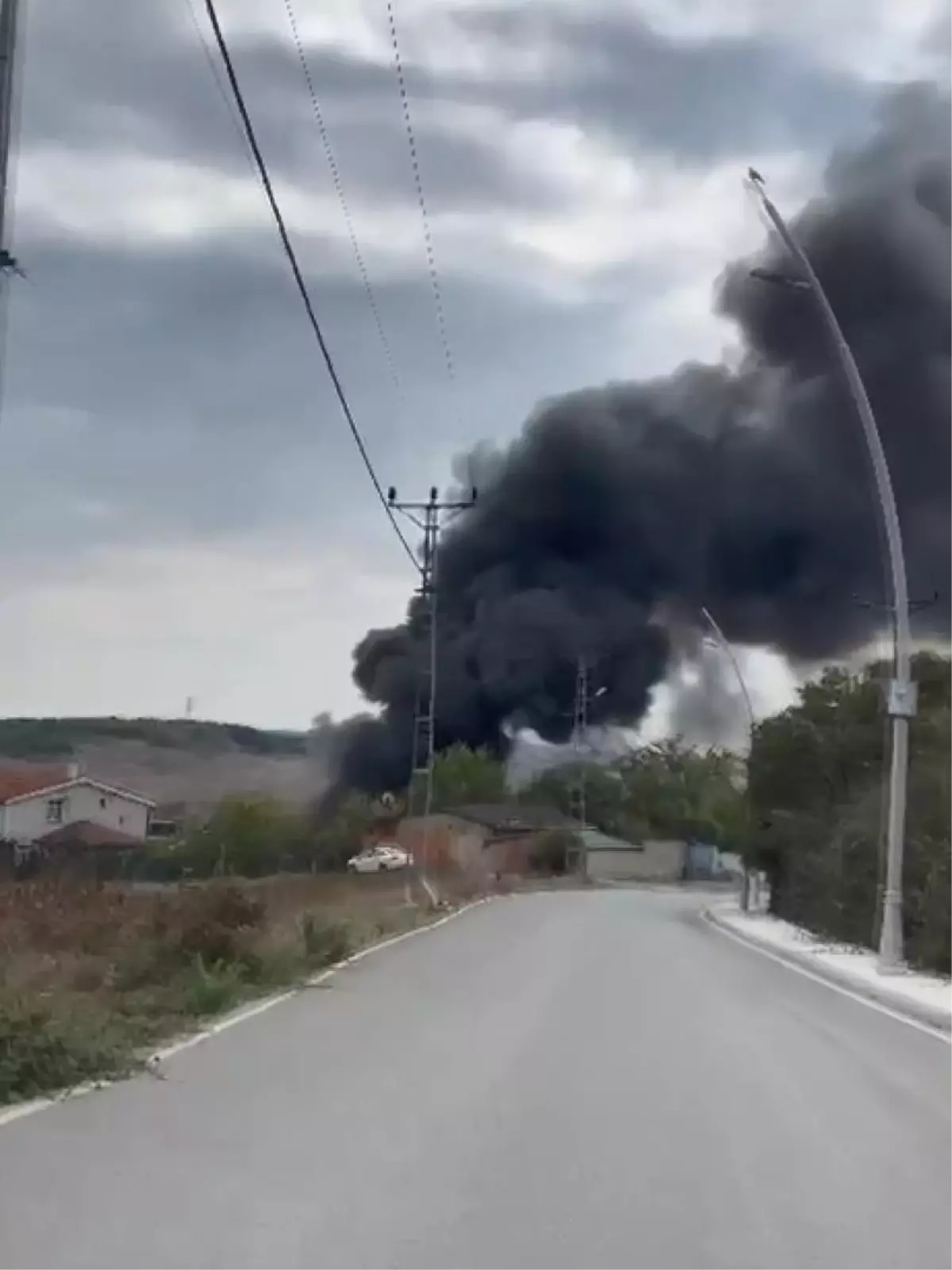 Arnavutköy'de plastik fabrikasında yangın - 2 / Ek görüntüyle