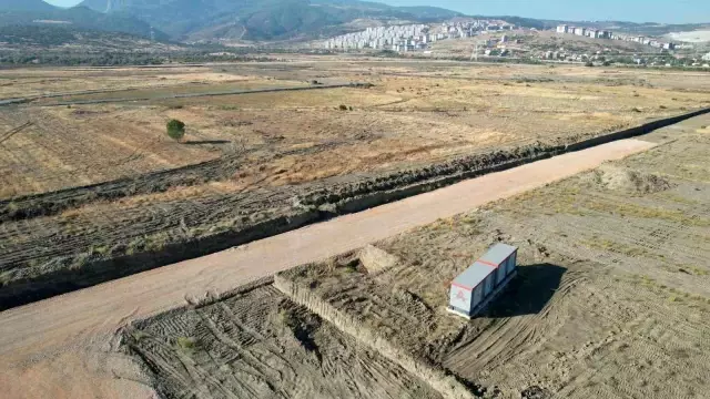 The BYD factory, which was supposed to be operational in 2026, has turned into a never-ending story