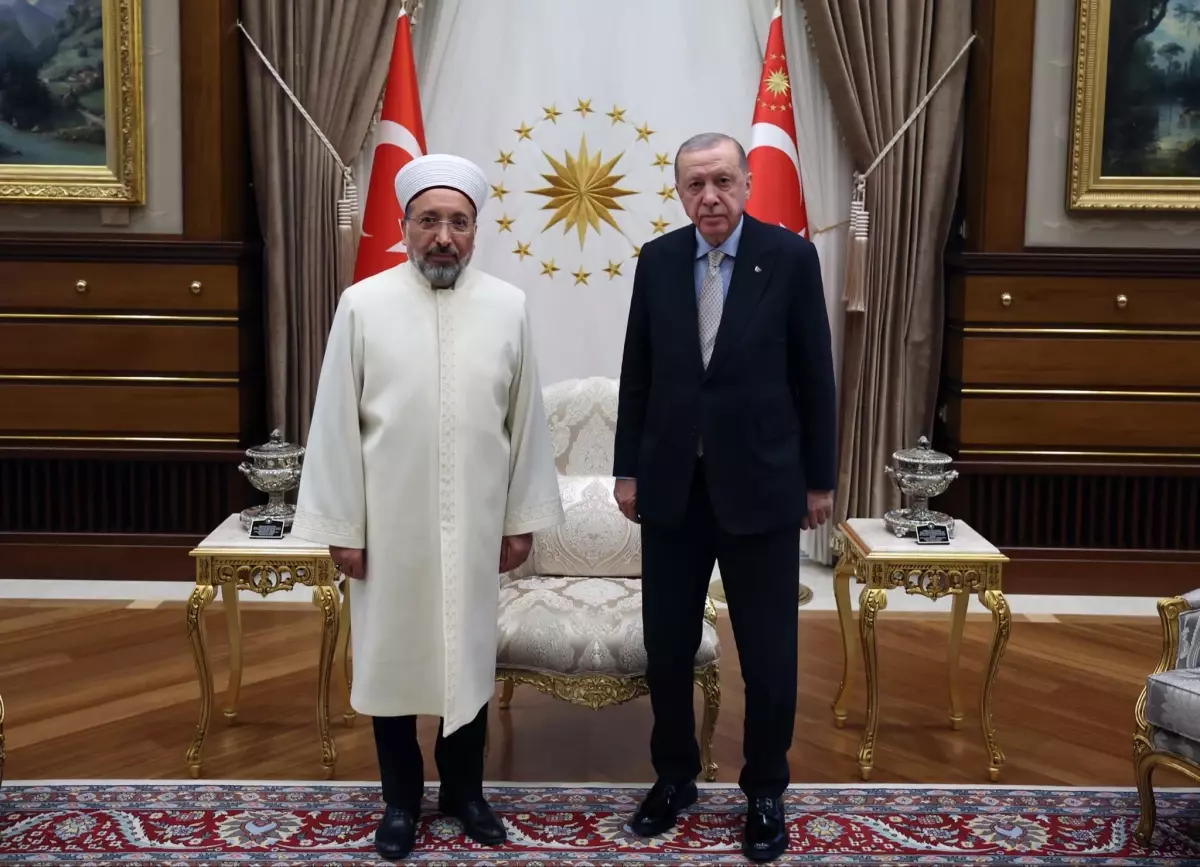 Cumhurbaşkanı Erdoğan, Diyanet İşleri Başkanı Safi Arpaguş'u Kabul Etti