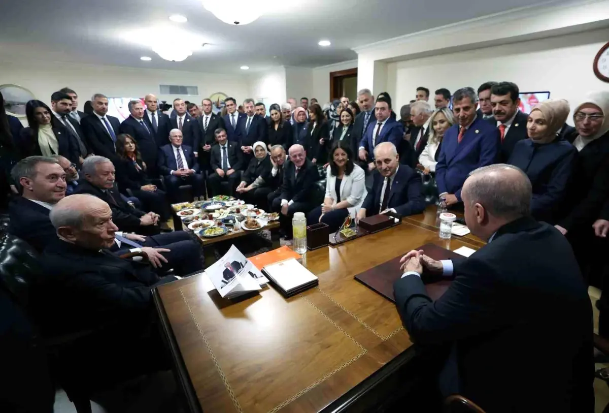 Cumhurbaşkanı Erdoğan, TBMM'de siyasi parti genel başkanları ile görüştü