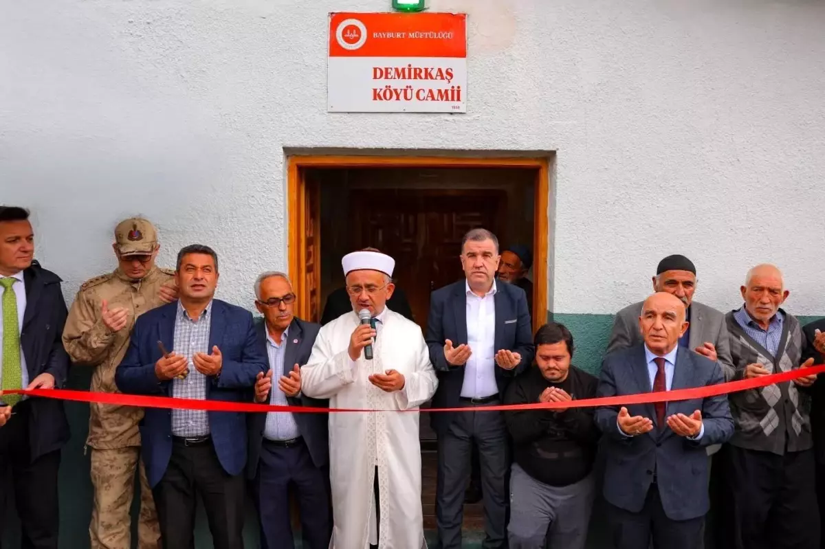 Demirkaş Köyü Camisi Tadilat Sonrası İbadete Açıldı