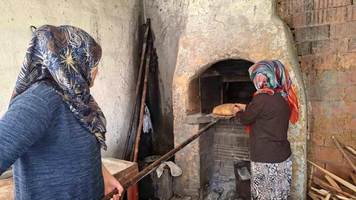 Kütahya'da Gazze'ye Destek İçin Köy Ekmekleri Satışı