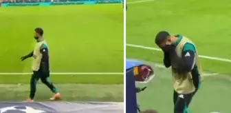 Herkes o hareketini konuşuyor! Muhammed Salah'ın zor anları kamerada
