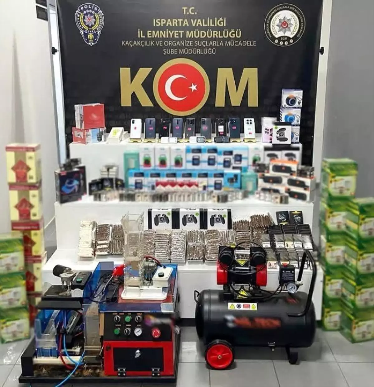 Isparta'da Kaçakçılık Operasyonu: Çok Sayıda Kaçak Ürün Ele Geçirildi
