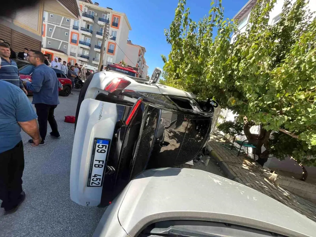 Isparta'da Otomobil ve Motosiklet Kazası: 5 Yaralı