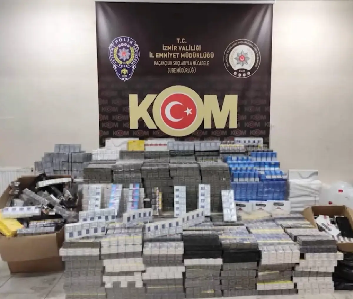 İzmir'de Kaçakçılıkla Mücadele: 10 Milyon TL Değerinde Ürün Ele Geçirildi