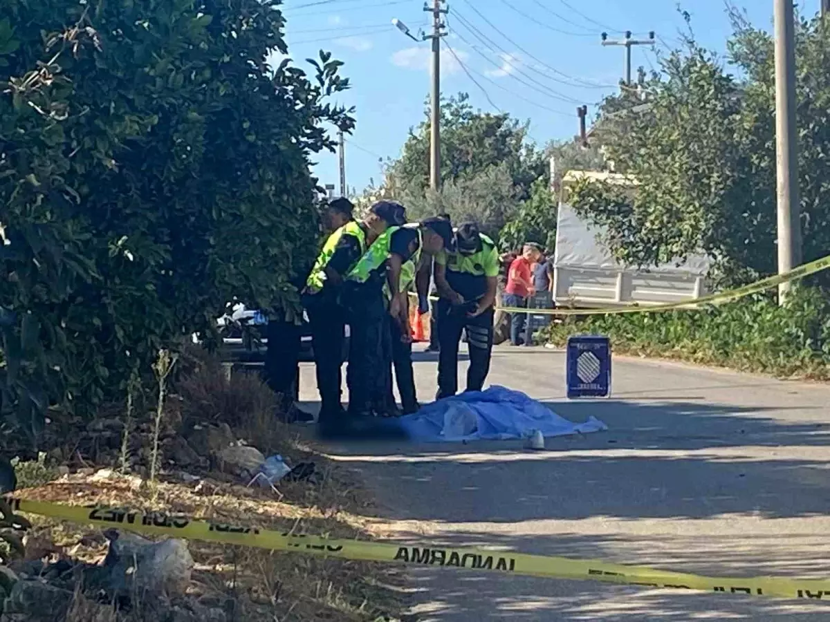 Serik'te Motosiklet-Kamyon Çarpışması: Genç Sürücü Hayatını Kaybetti