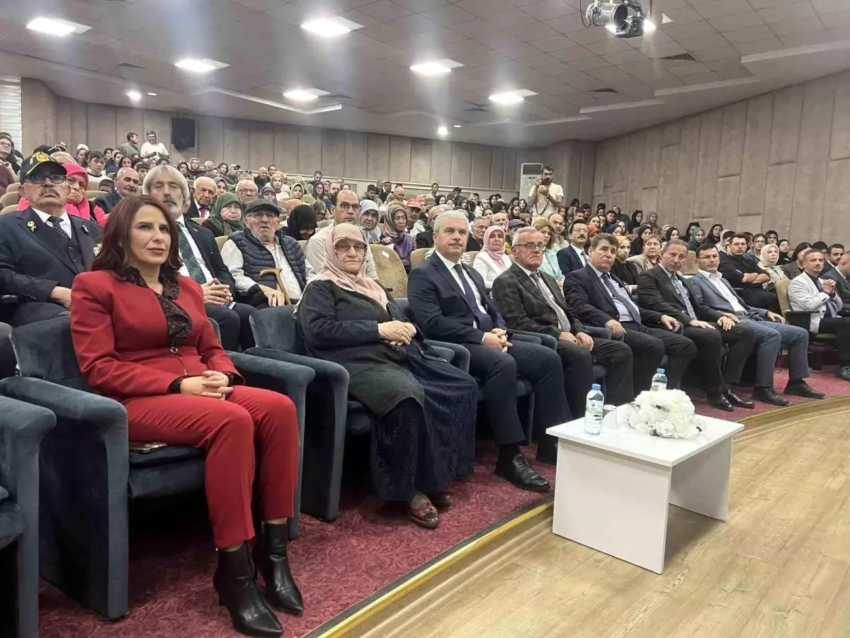 Konya'da 1 Ekim Dünya Yaşlılar Günü Etkinliği Düzenlendi