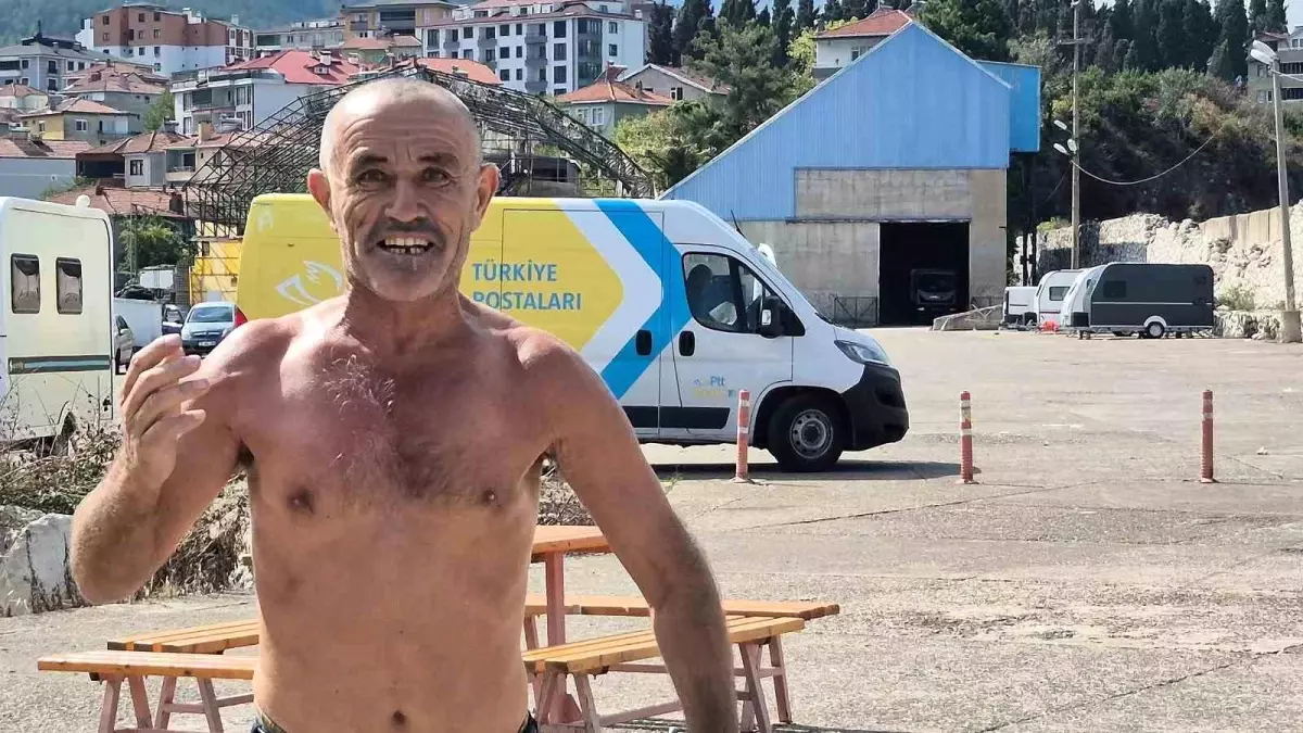 Kurucaşile'de Akli Dengesini Kaybeden Adam Mendirekte 1.5 Kilometre Koştu