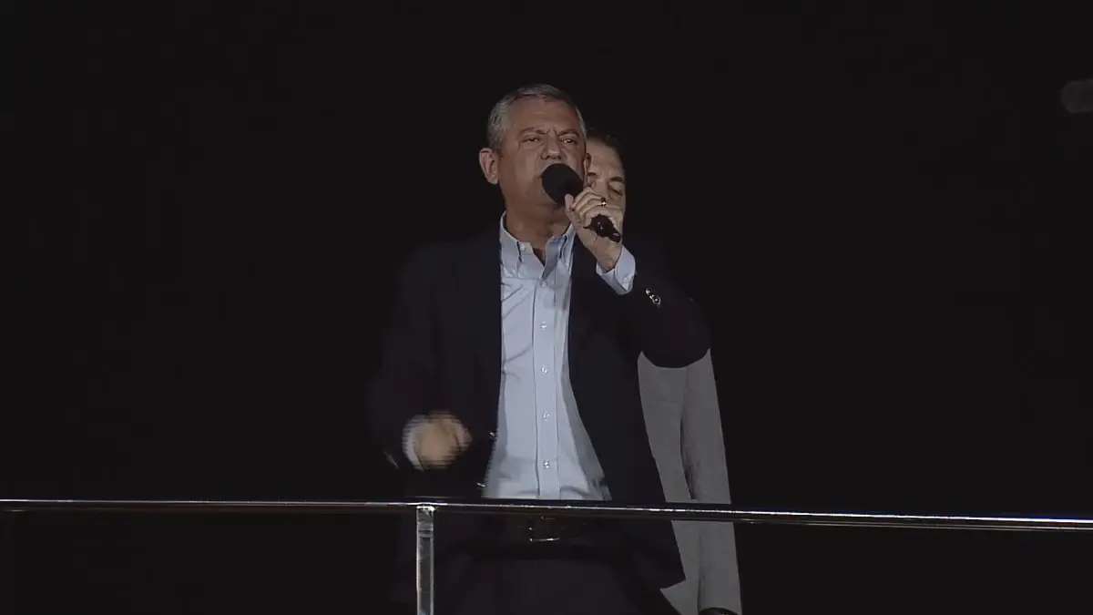 Özgür Özel Küçükçekmece'de konuştu