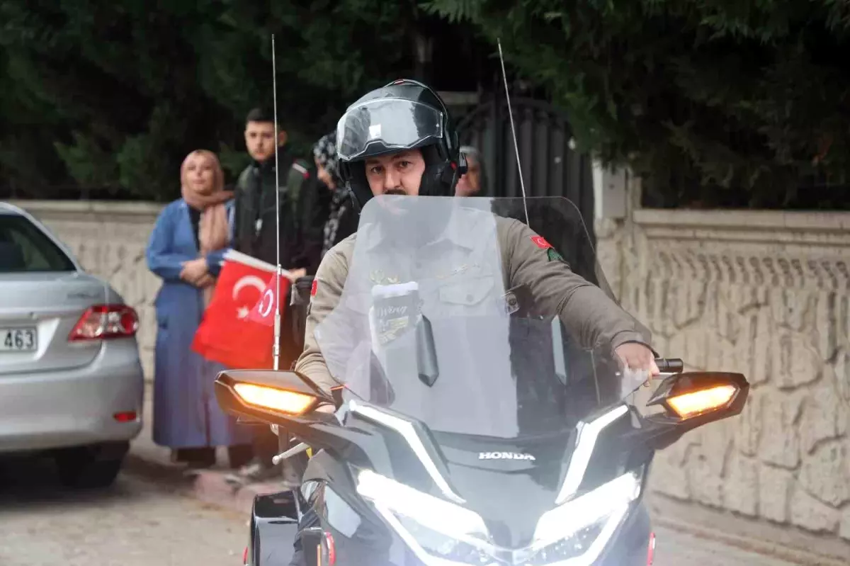 Babasının Hayalini Gerçekleştirmek İçin 3.707 Kilometrelik Yola Çıktı