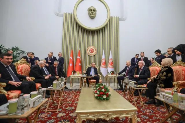 Historic photo! President Erdoğan met with party leaders
